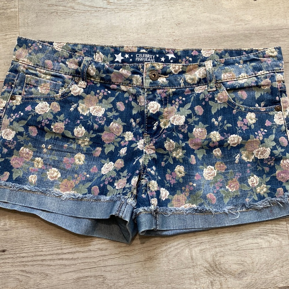 Floral Celibrity Pink Shorts size 9